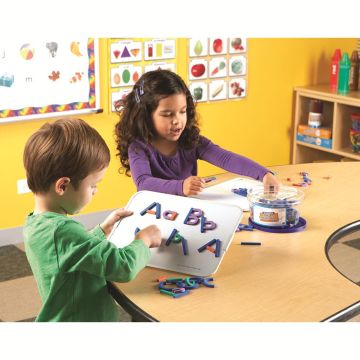 Learning Resources Set constructie magnetic - Litere si cifre