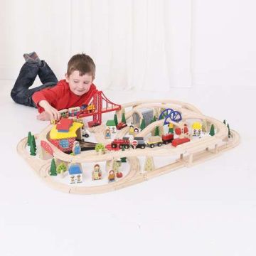 BigJigs Circuit cu tren marfar (133 piese)