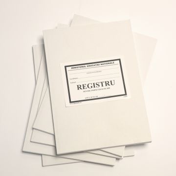 Registru pentru inscrierea si evidenta elevilor la cluburile sportive scolare. Coperta carton subtire (duplex), culoare alba